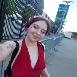 Meet your Posher, Claire